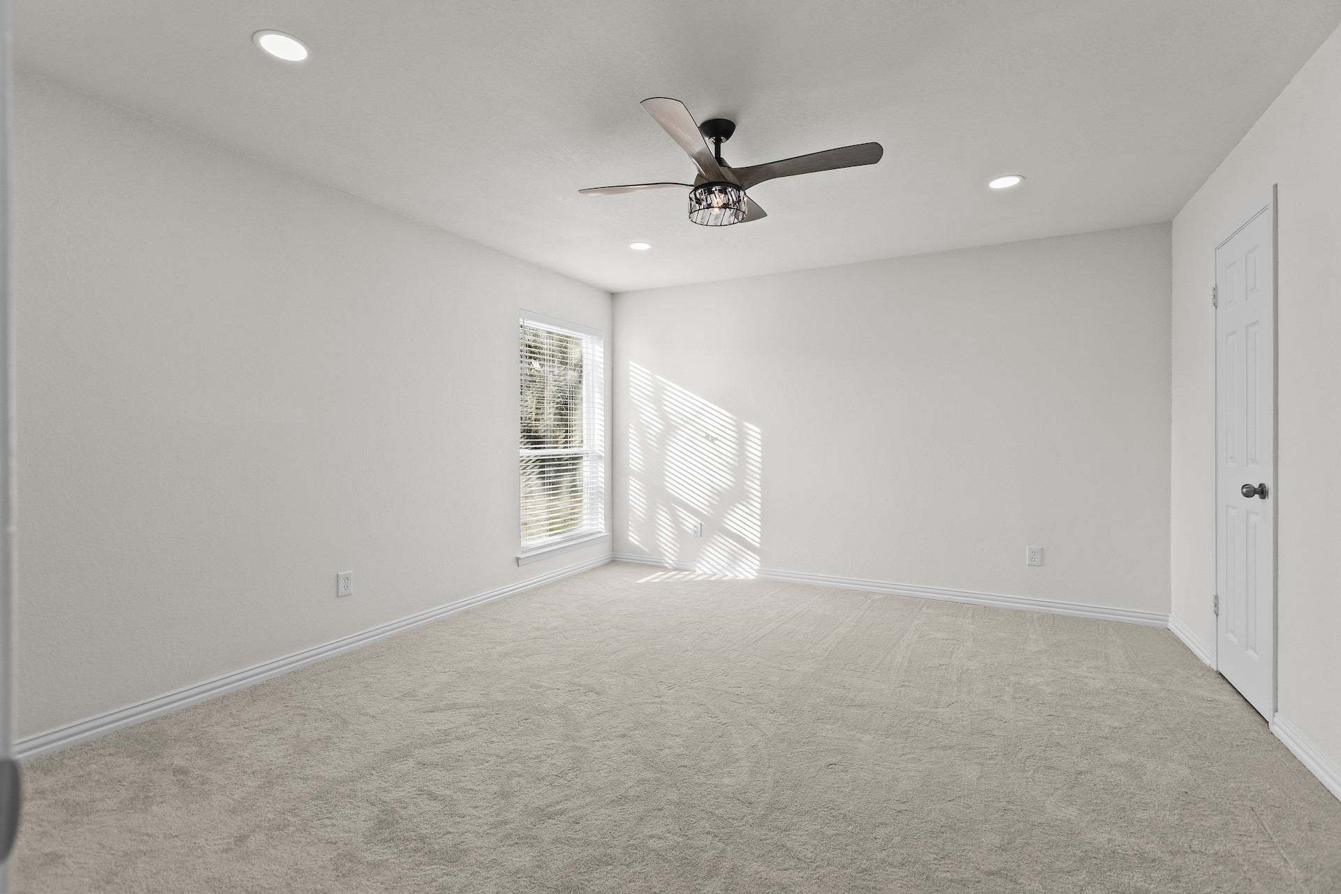 1901 Sabine Pass Lane