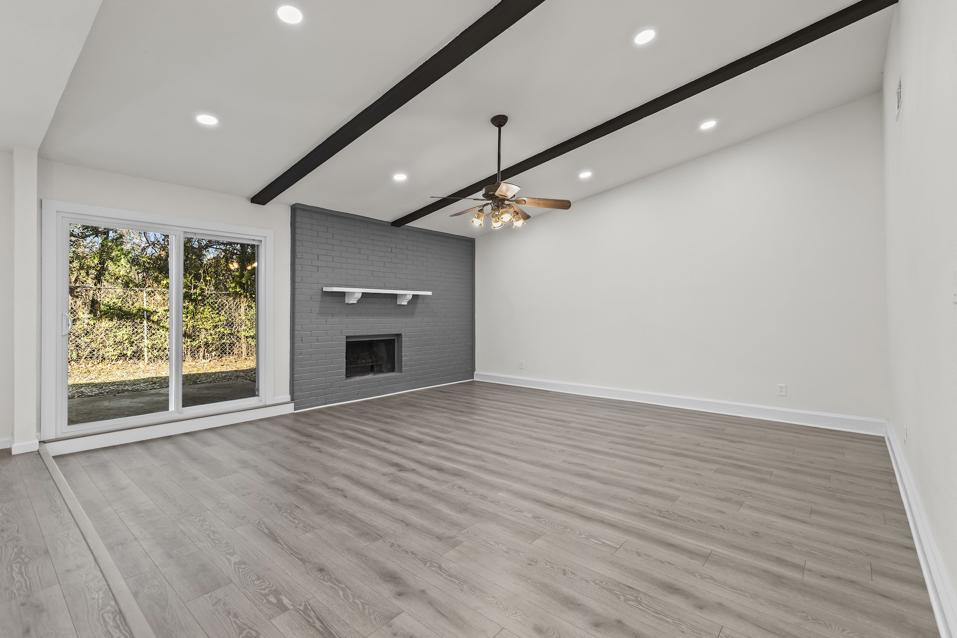 1901 Sabine Pass Lane