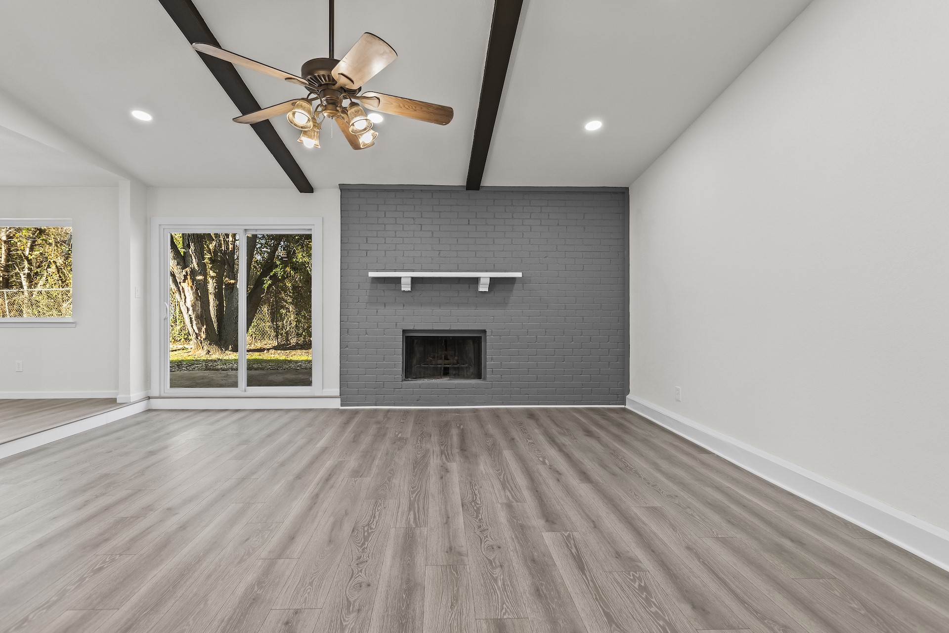 1901 Sabine Pass Lane