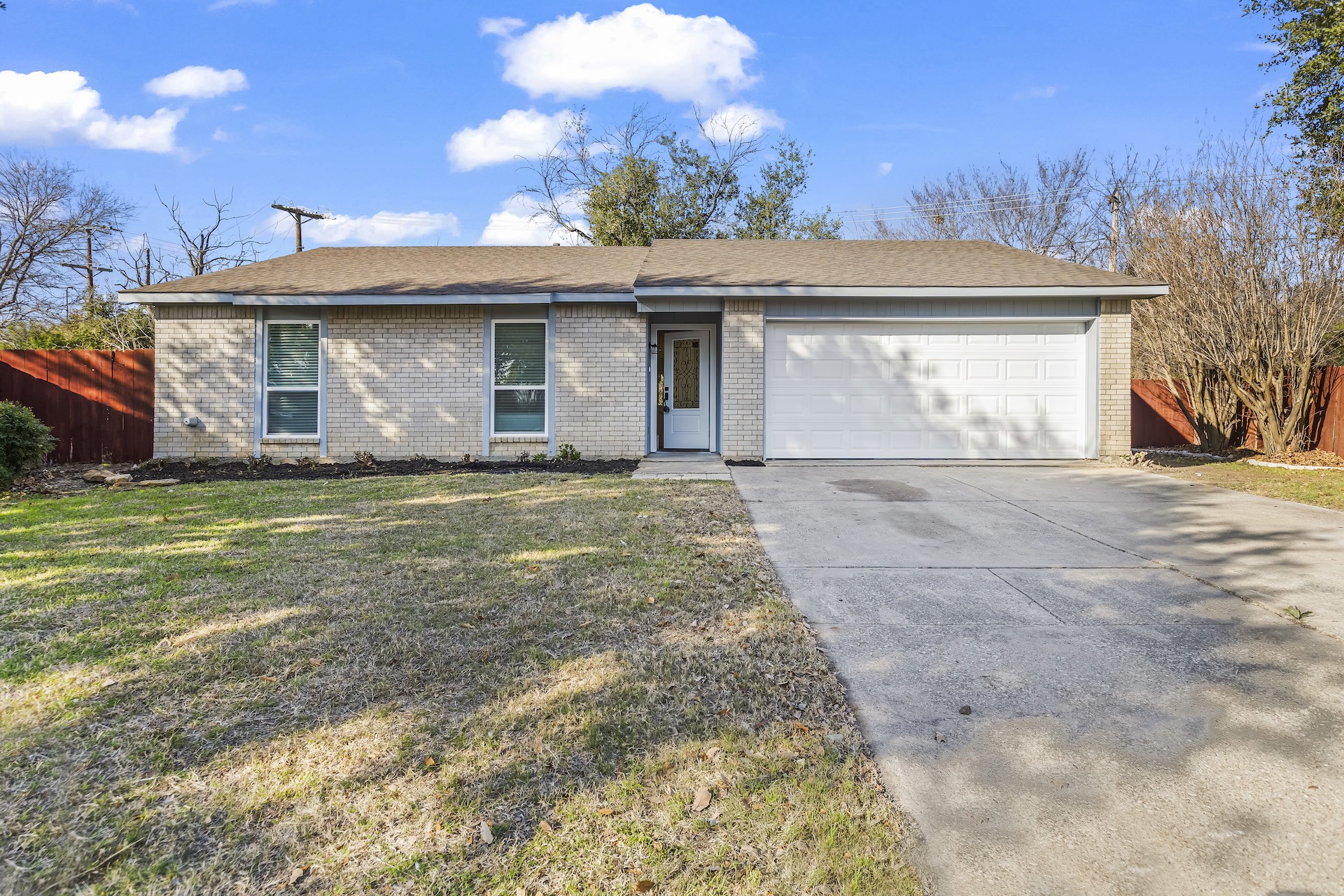 1901 Sabine Pass Lane