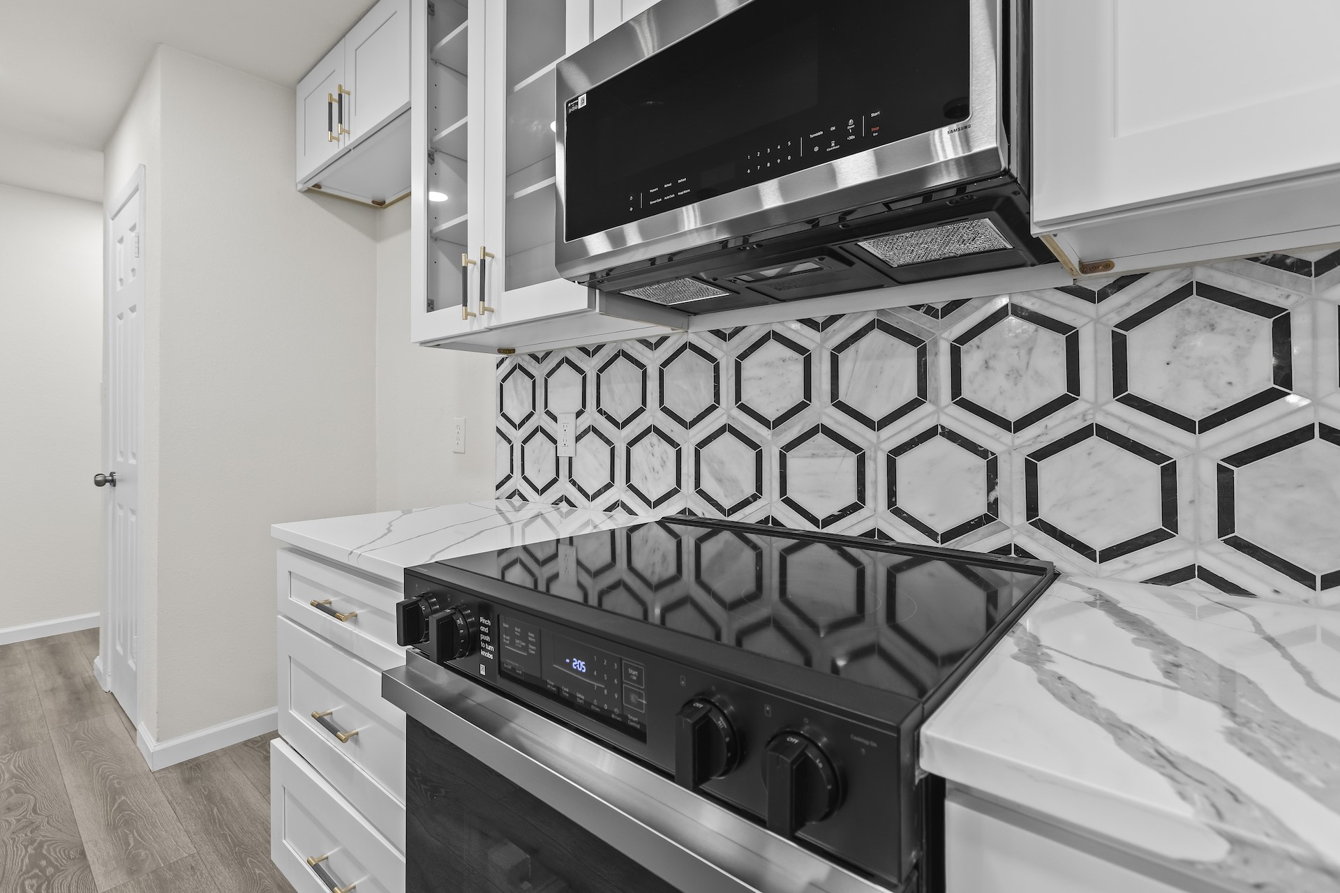 1901 Sabine Pass Lane