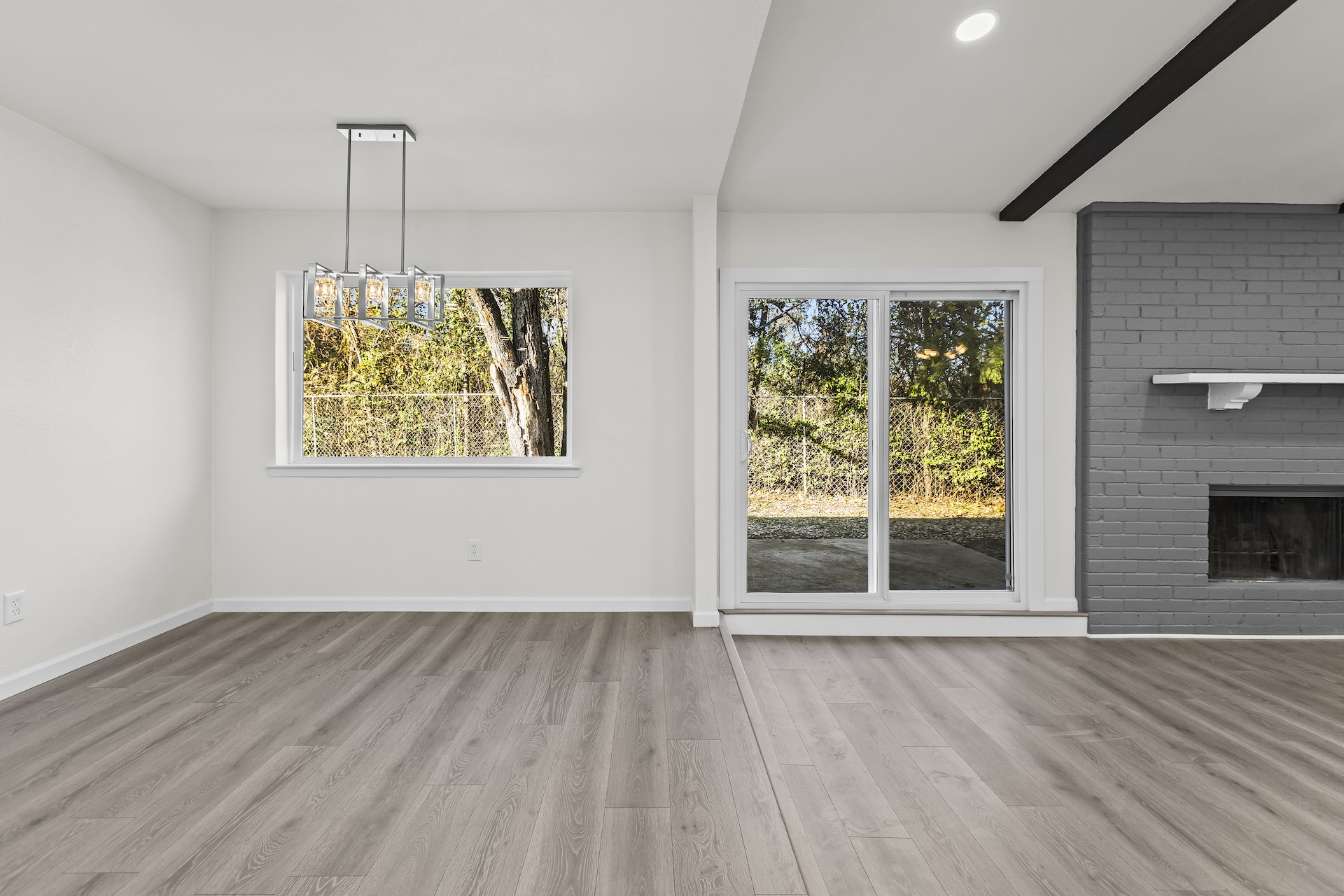 1901 Sabine Pass Lane