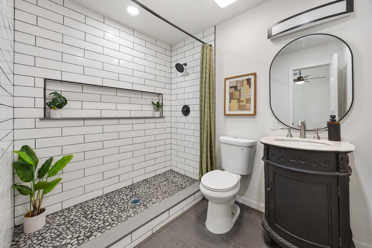 520 W 9th Street