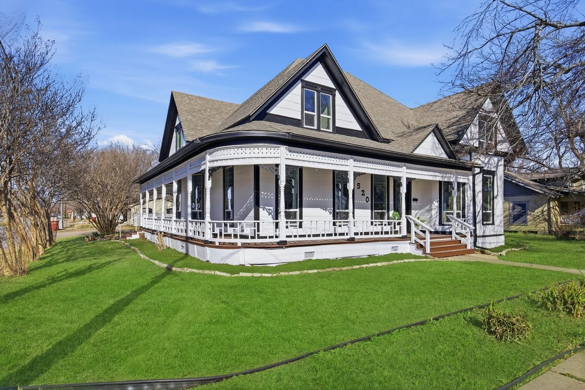 520 W 9th Street