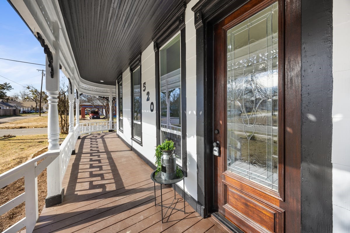 520 W 9th Street