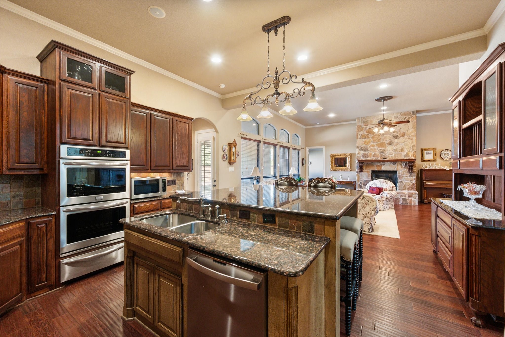 1211 Northglen Court