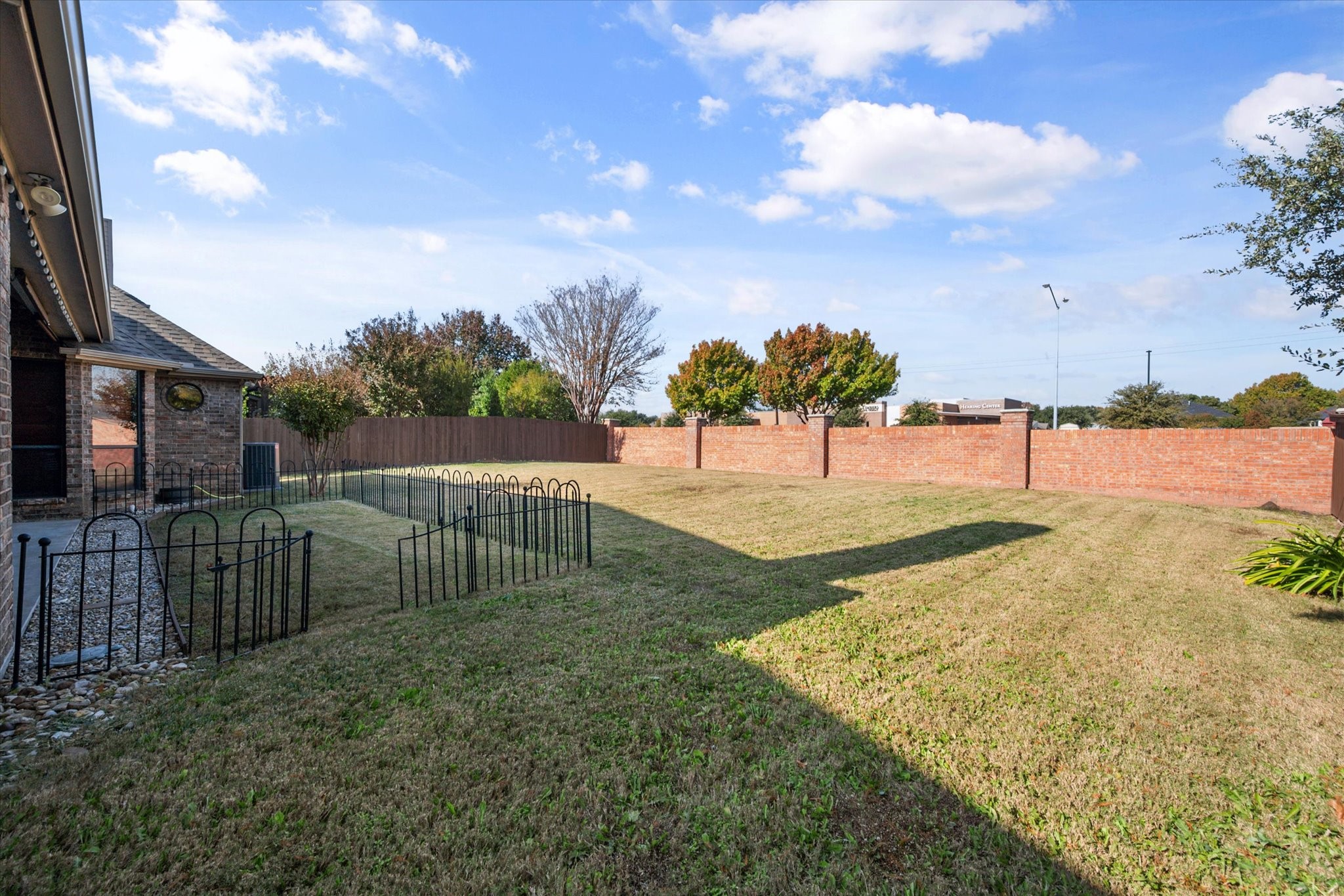 1211 Northglen Court