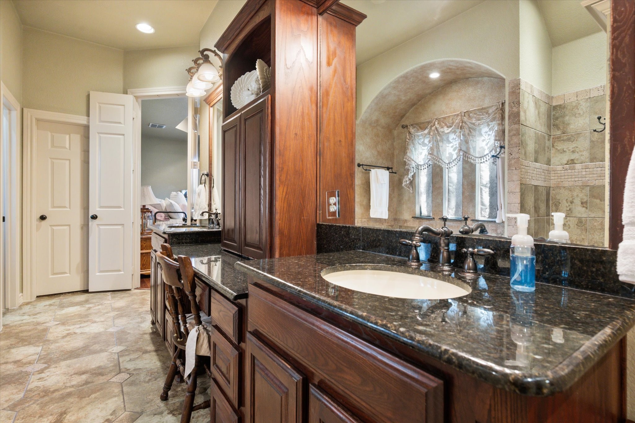 1211 Northglen Court