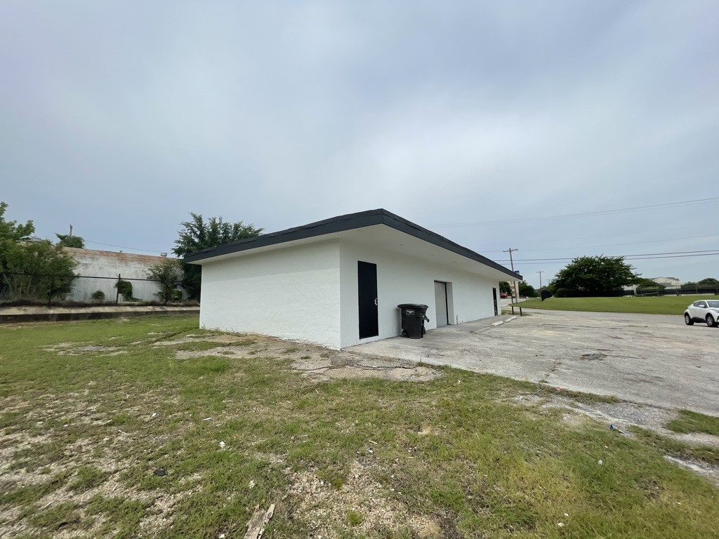 3300 E vickery Boulevard