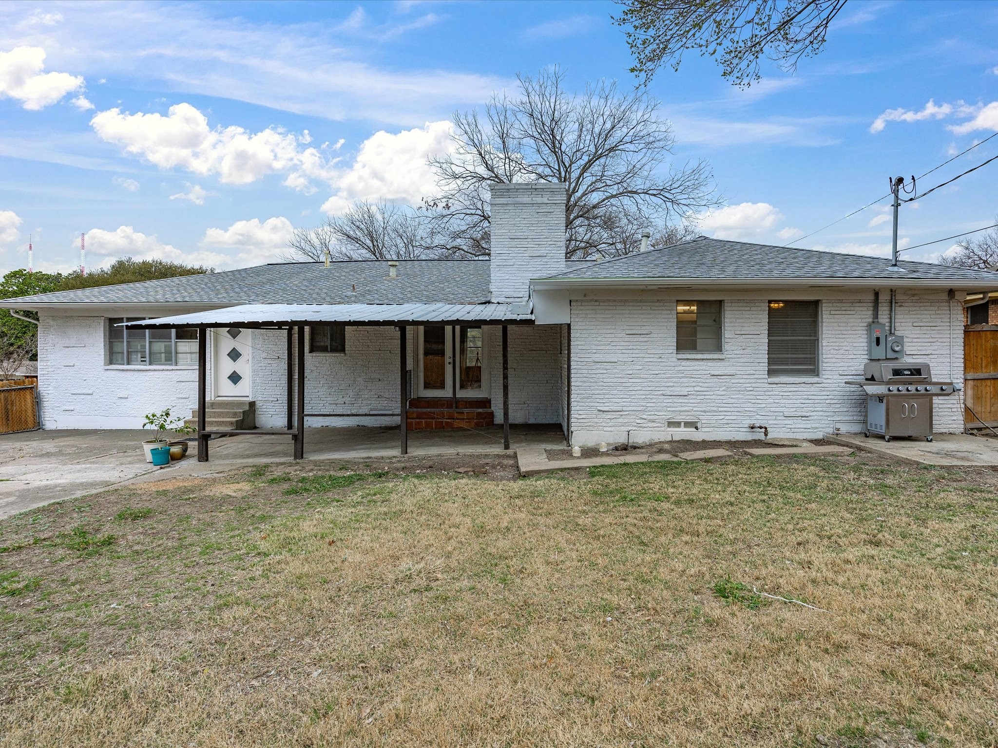 514 W Ridgewood Drive