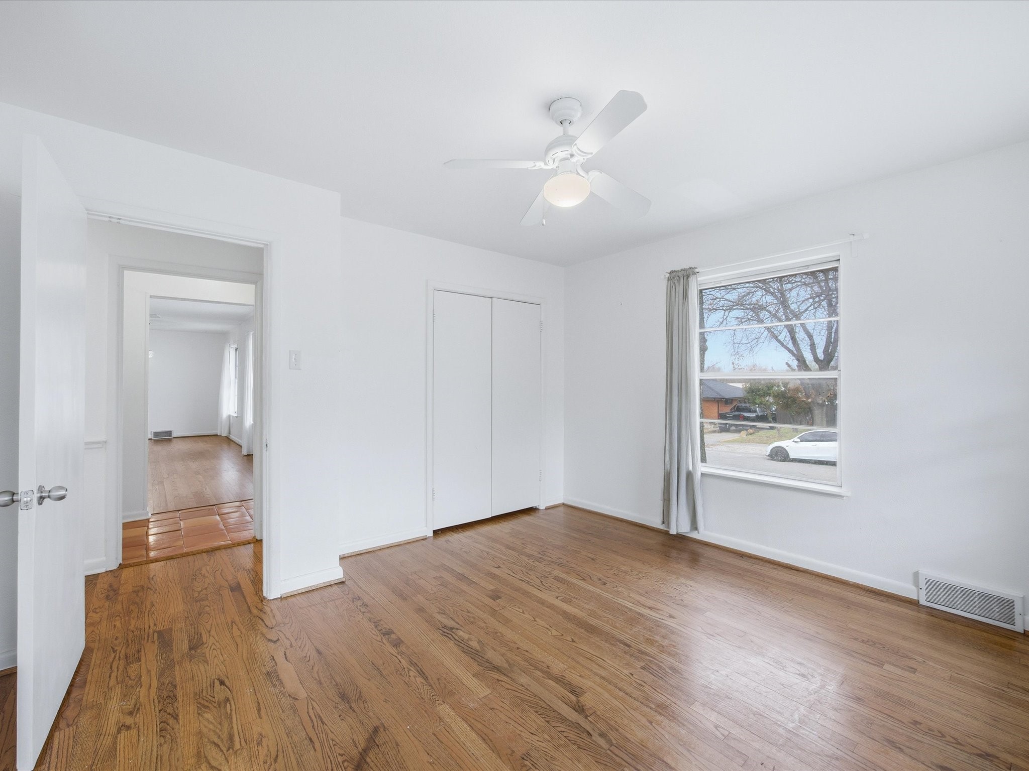 514 W Ridgewood Drive