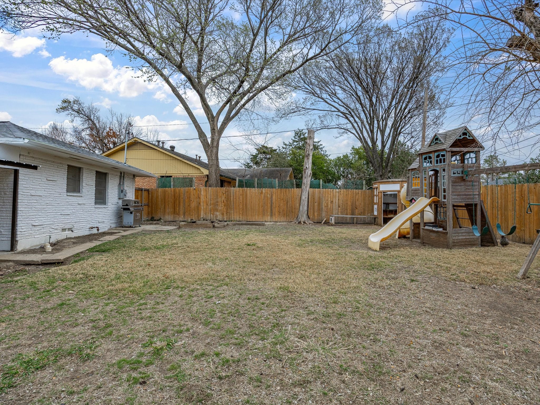 514 W Ridgewood Drive