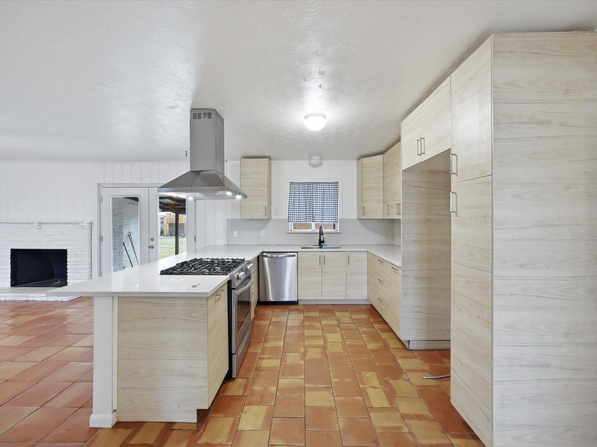 514 W Ridgewood Drive