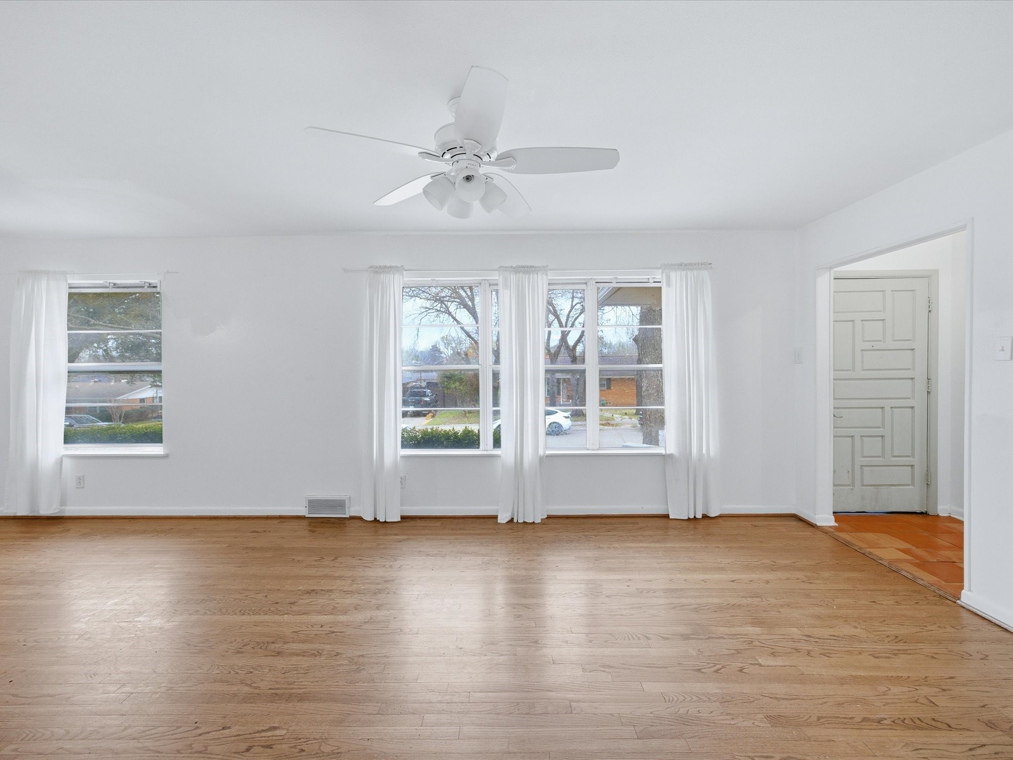 514 W Ridgewood Drive