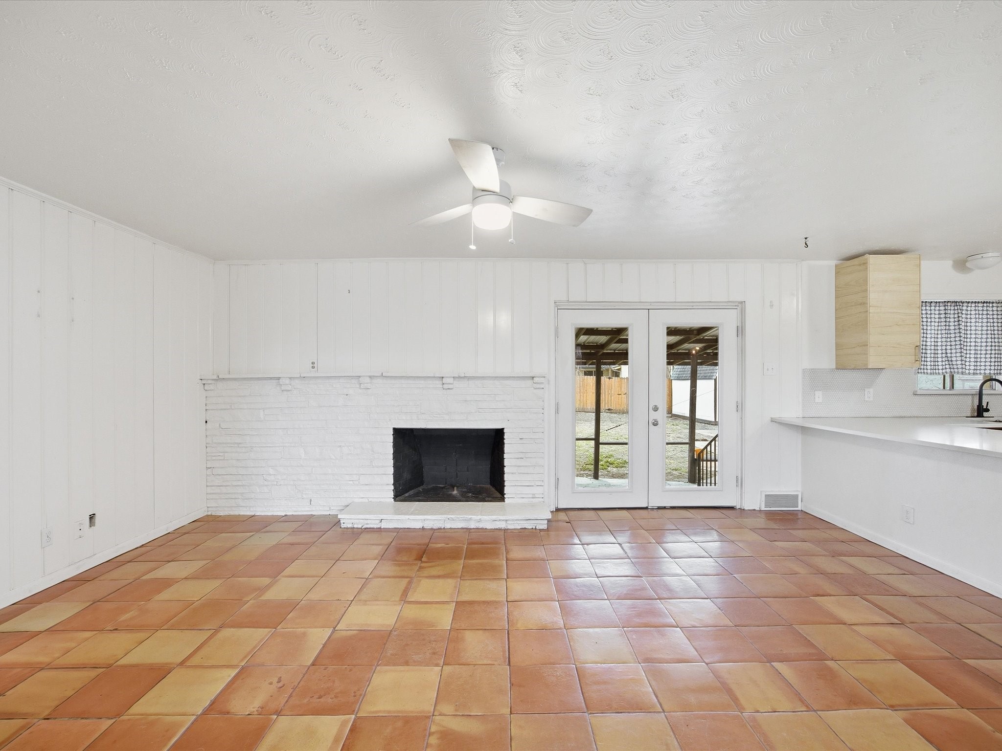 514 W Ridgewood Drive