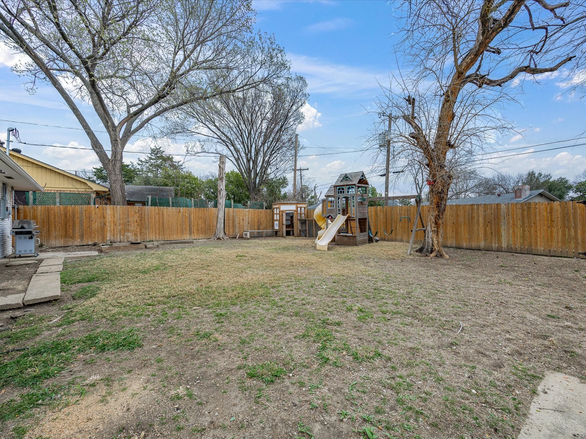 514 W Ridgewood Drive
