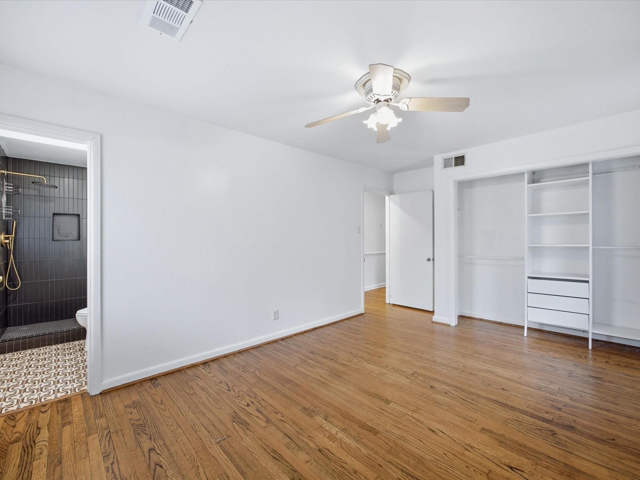 514 W Ridgewood Drive