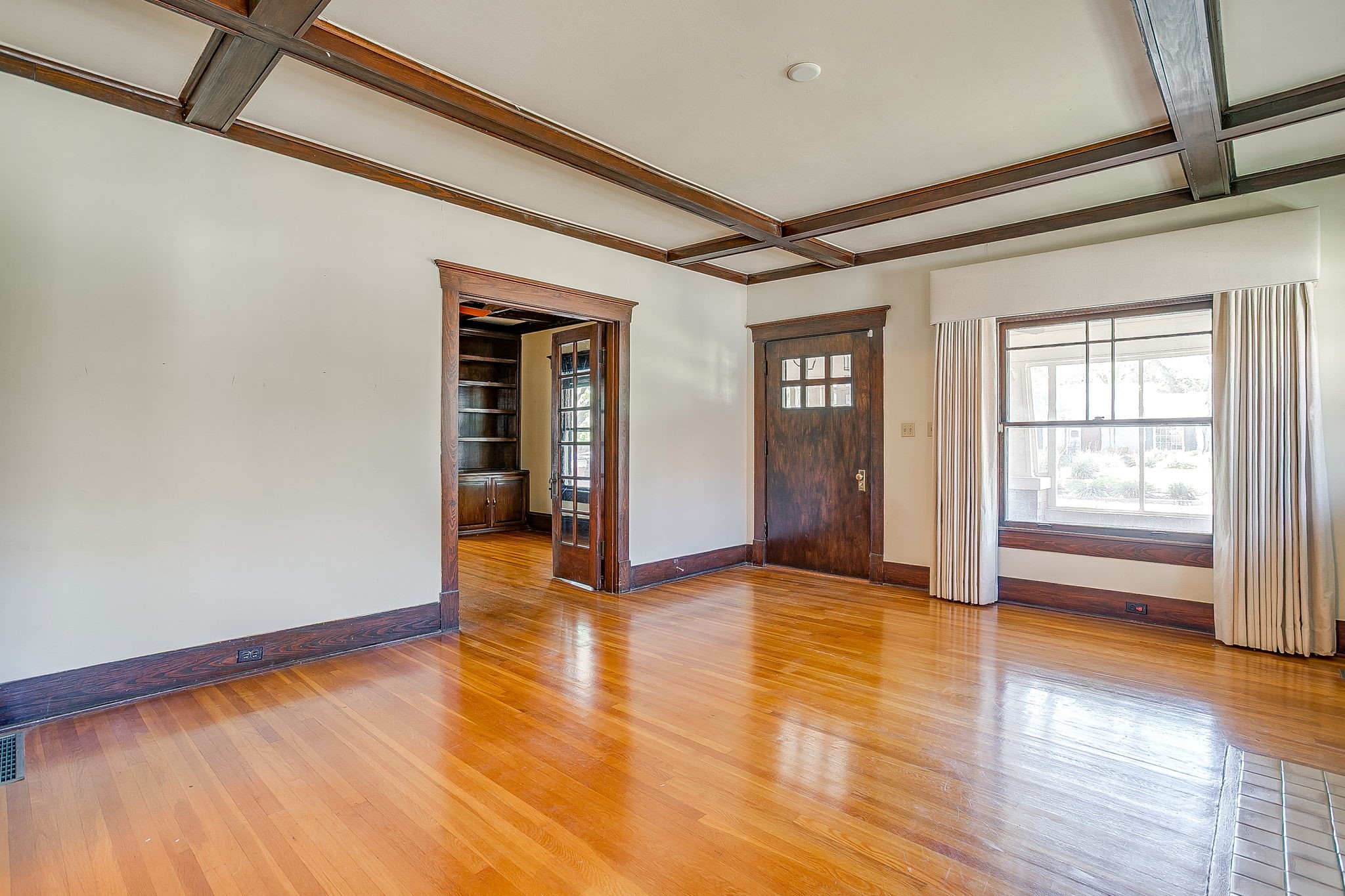 2124 Weatherbee Street