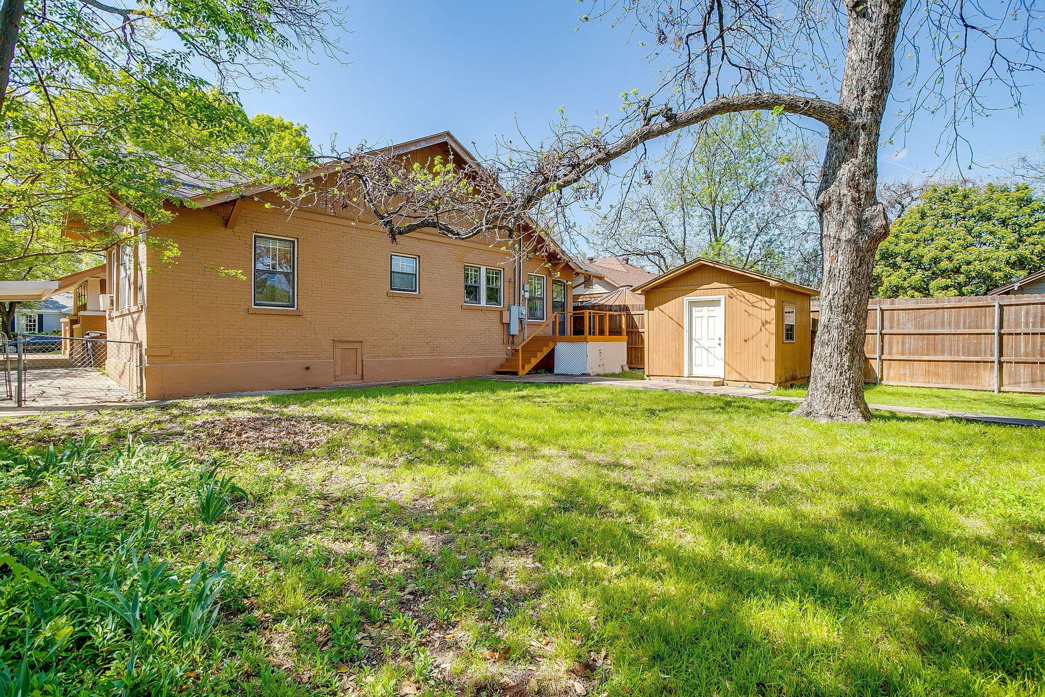 2124 Weatherbee Street