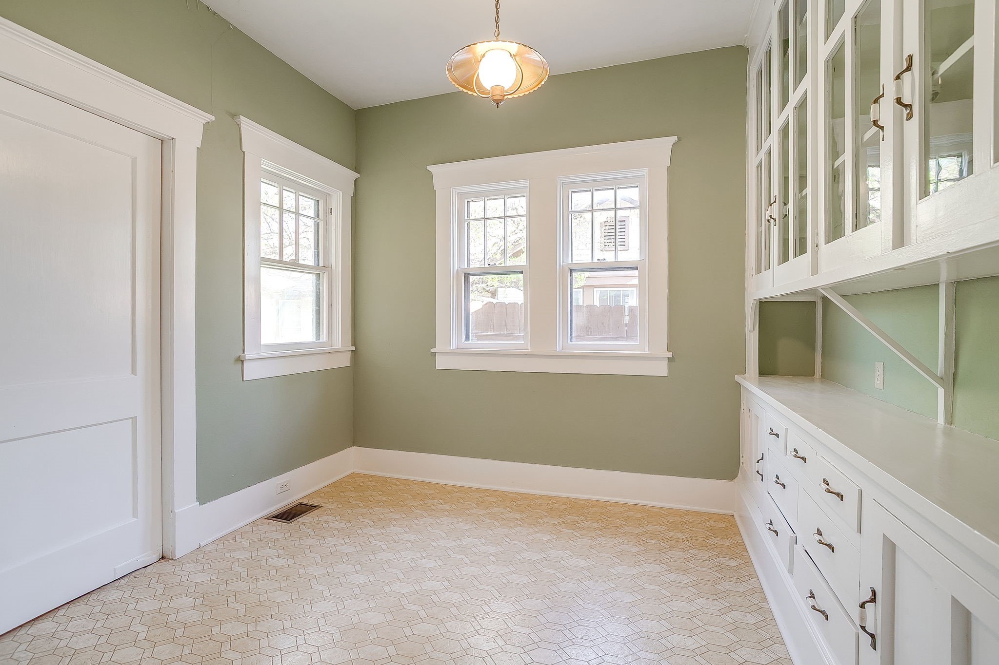 2124 Weatherbee Street