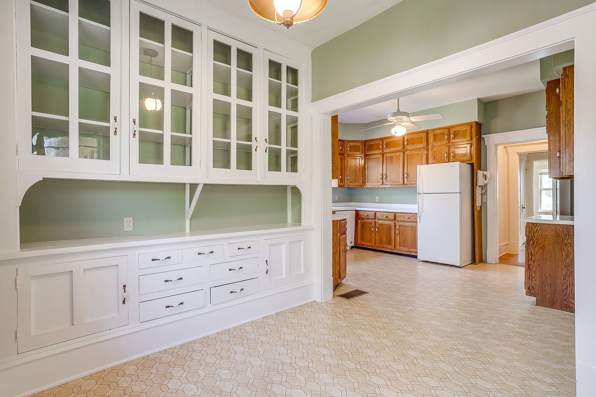 2124 Weatherbee Street