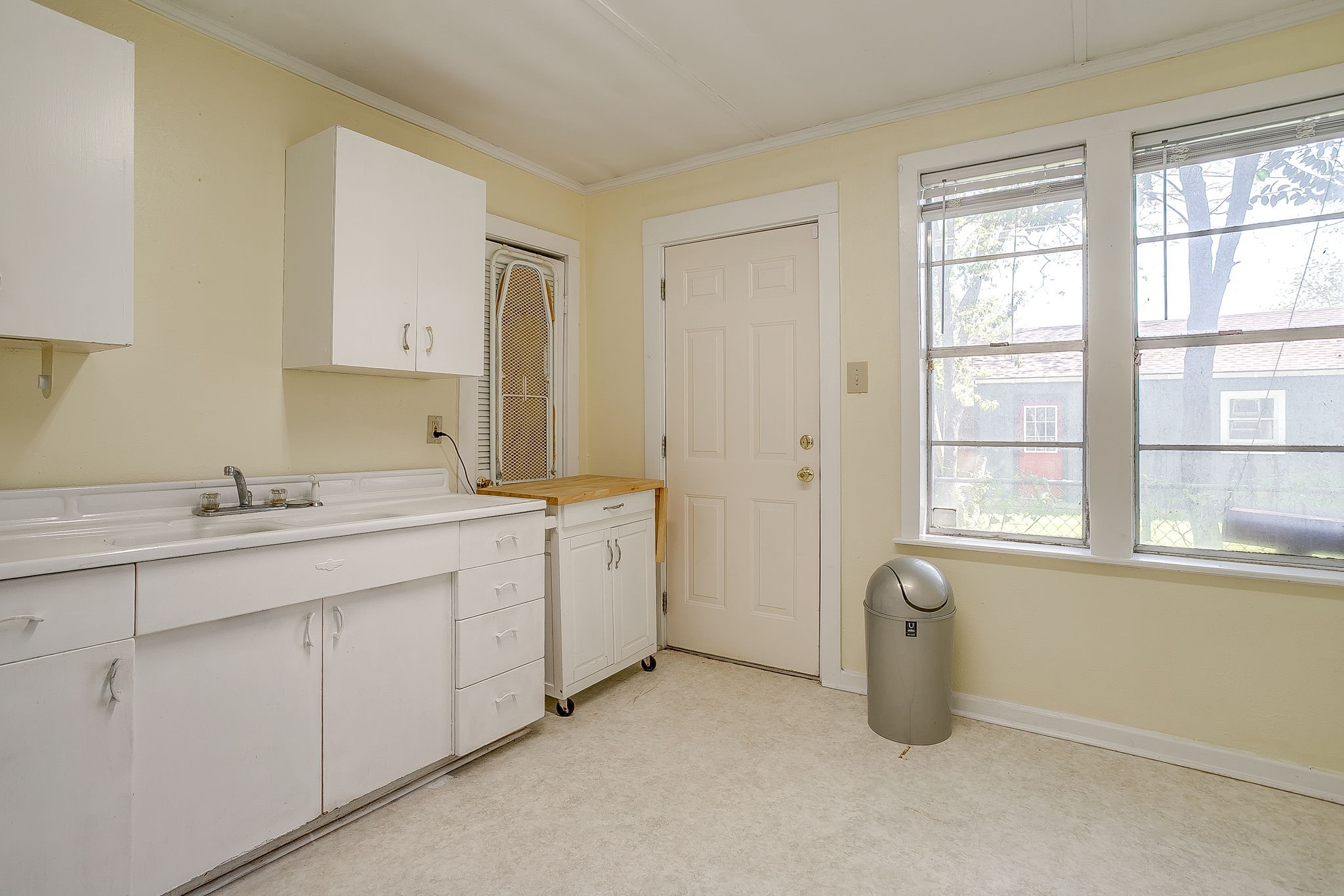 2124 Weatherbee Street