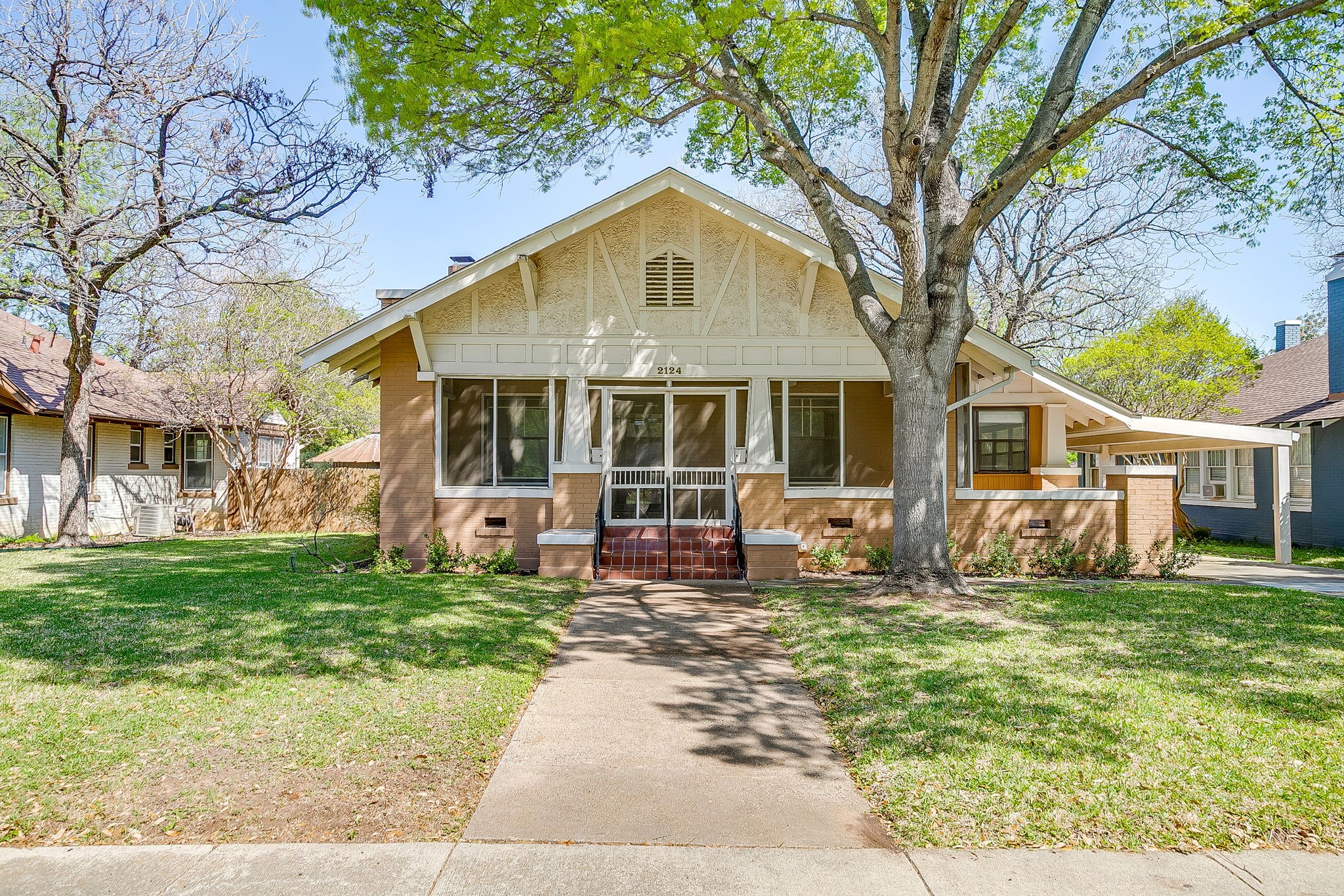 2124 Weatherbee Street