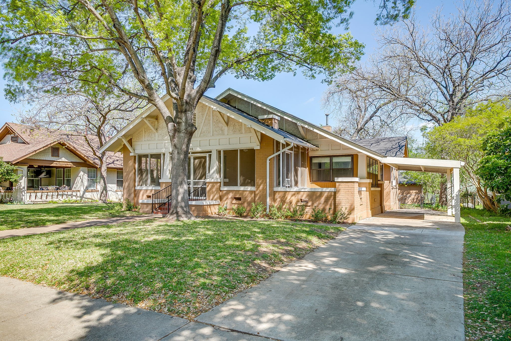 2124 Weatherbee Street