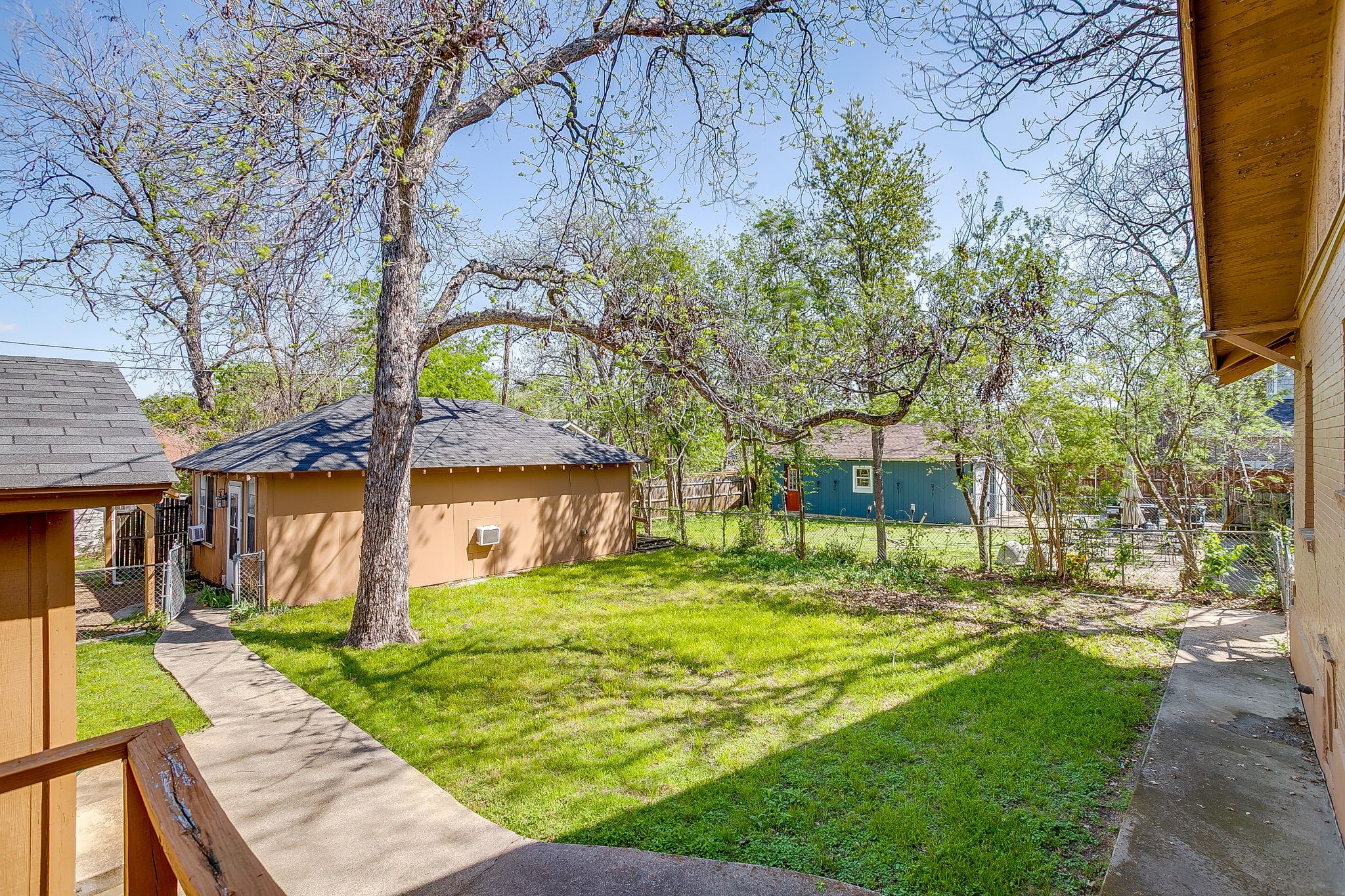 2124 Weatherbee Street