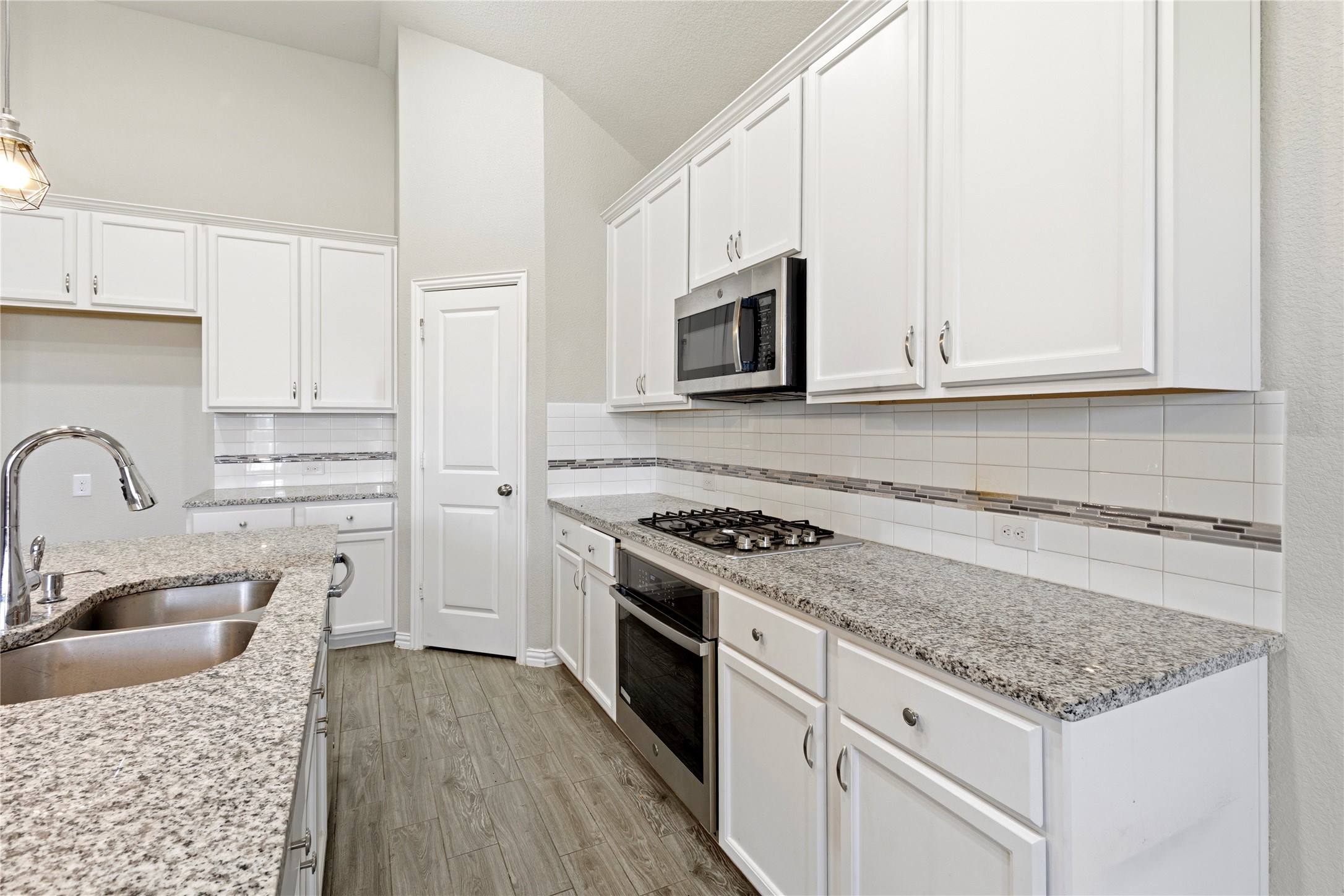 240 Darlington Trail