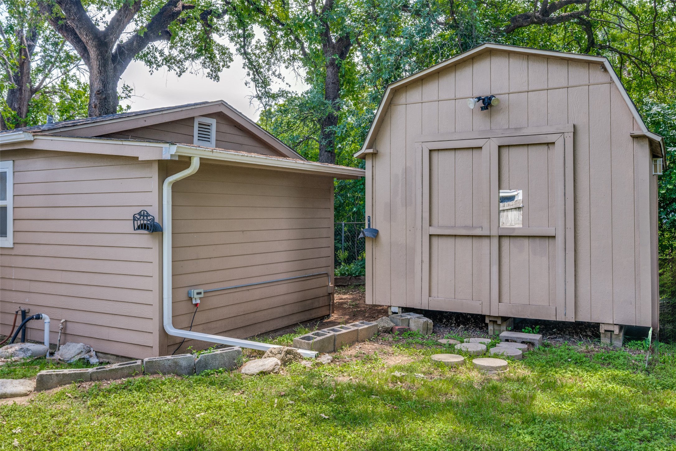 1804 N Edgewood Terrace