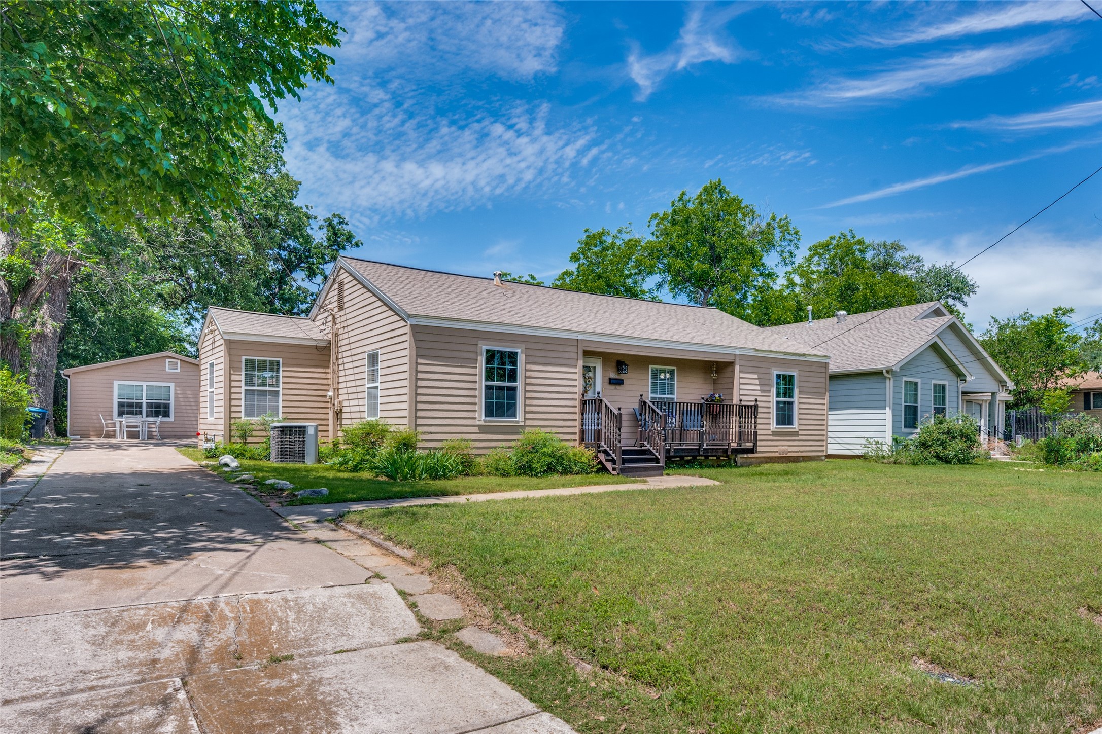 1804 N Edgewood Terrace