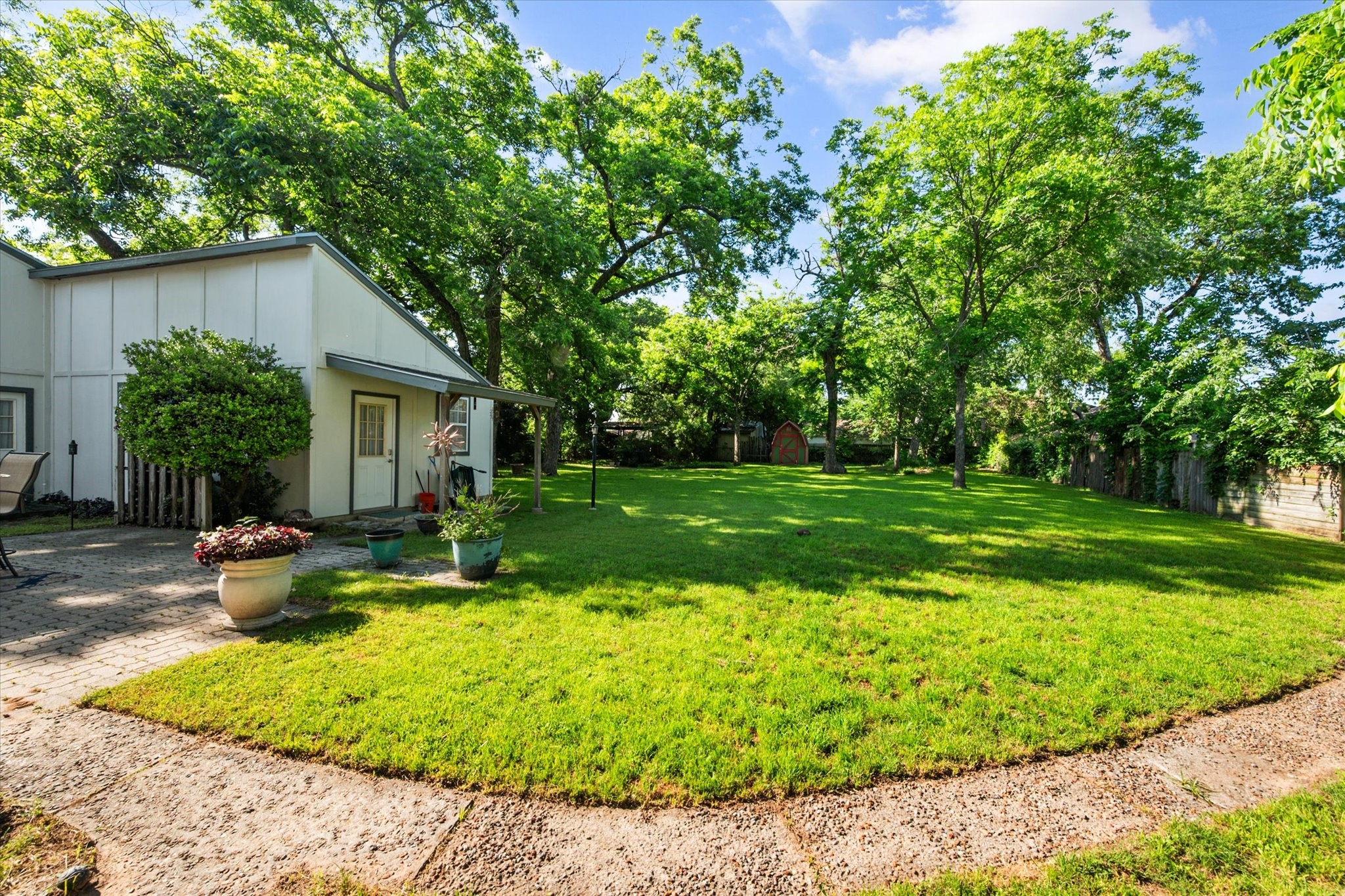 4421 Blackstone Drive