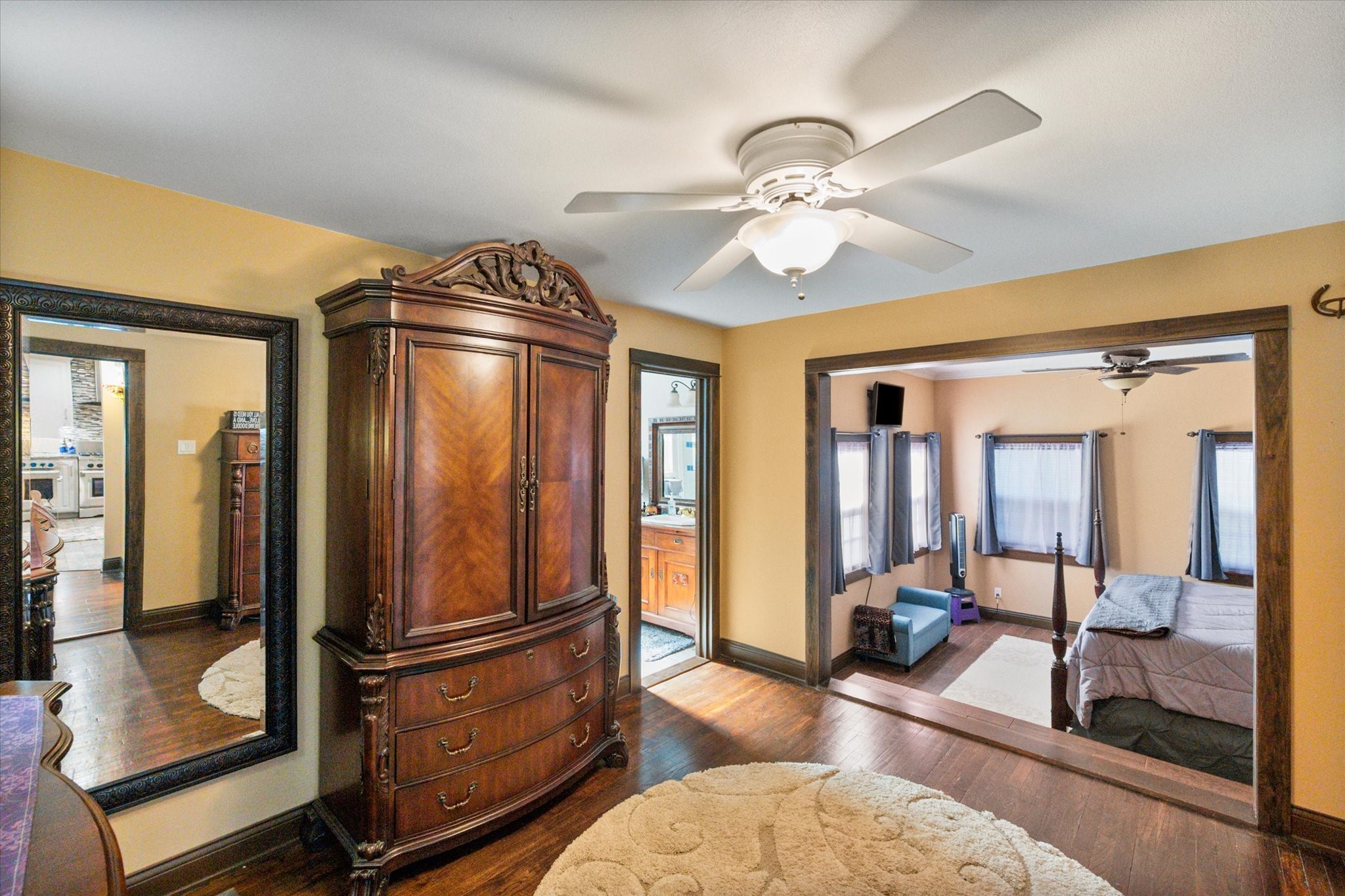4421 Blackstone Drive