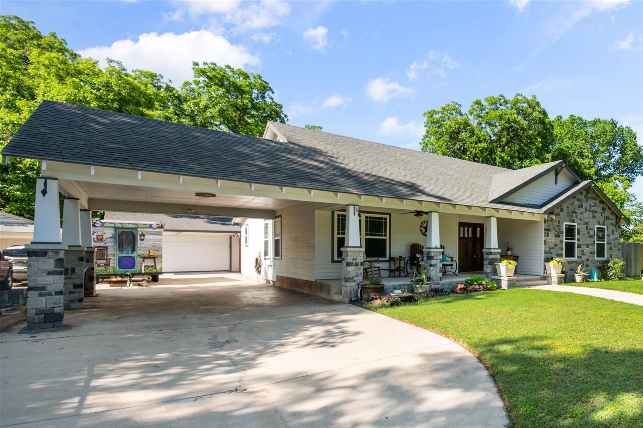 4421 Blackstone Drive
