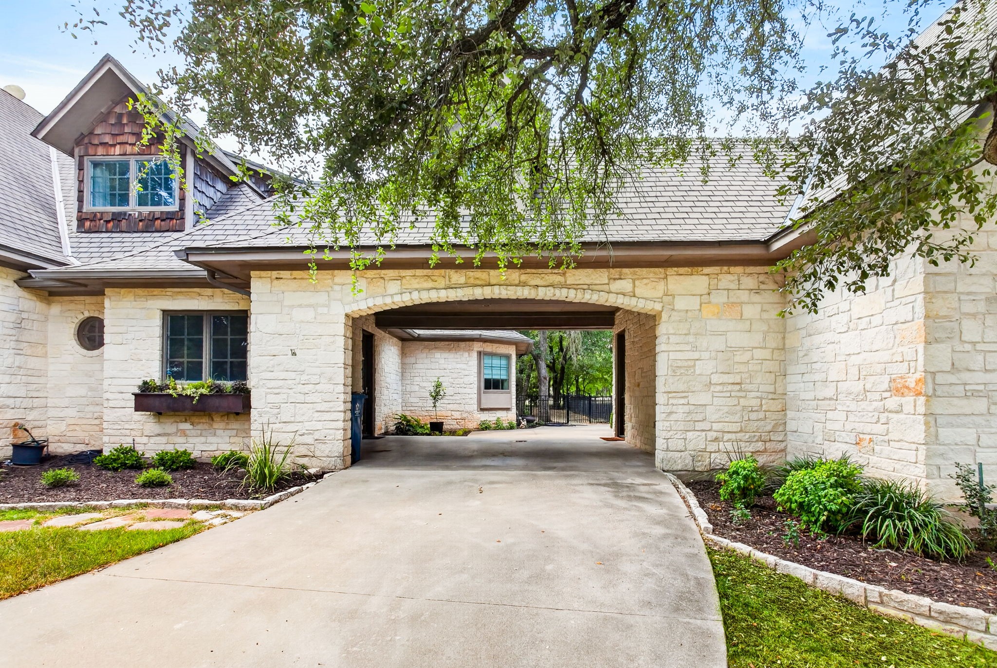4404 Aledo Oaks Court