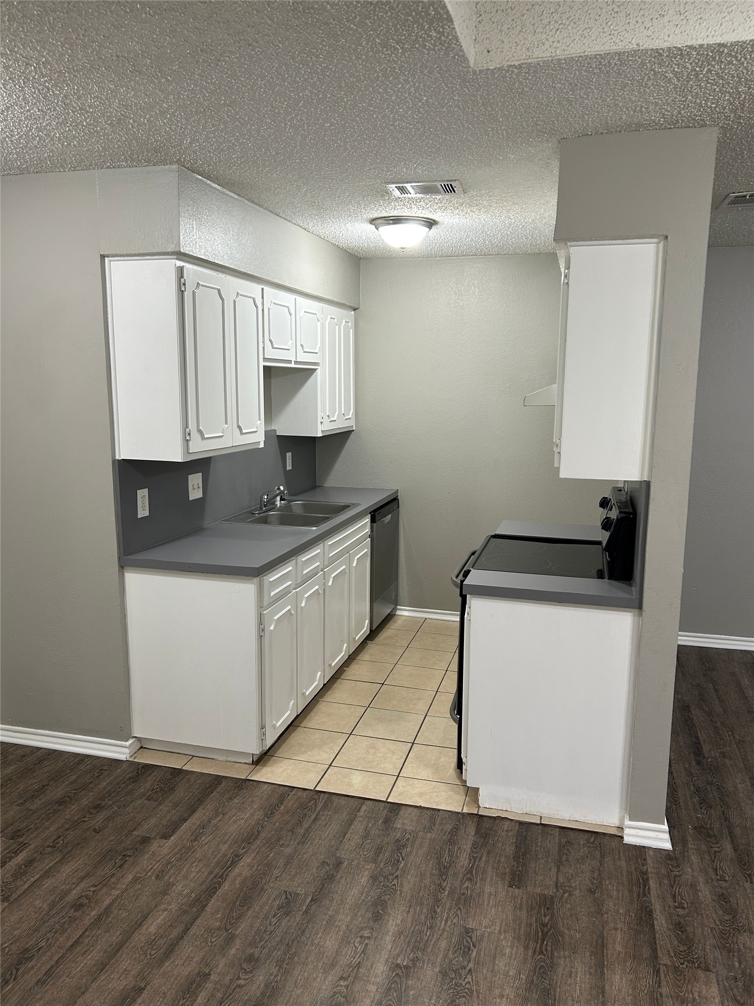 404 Jordan Lane