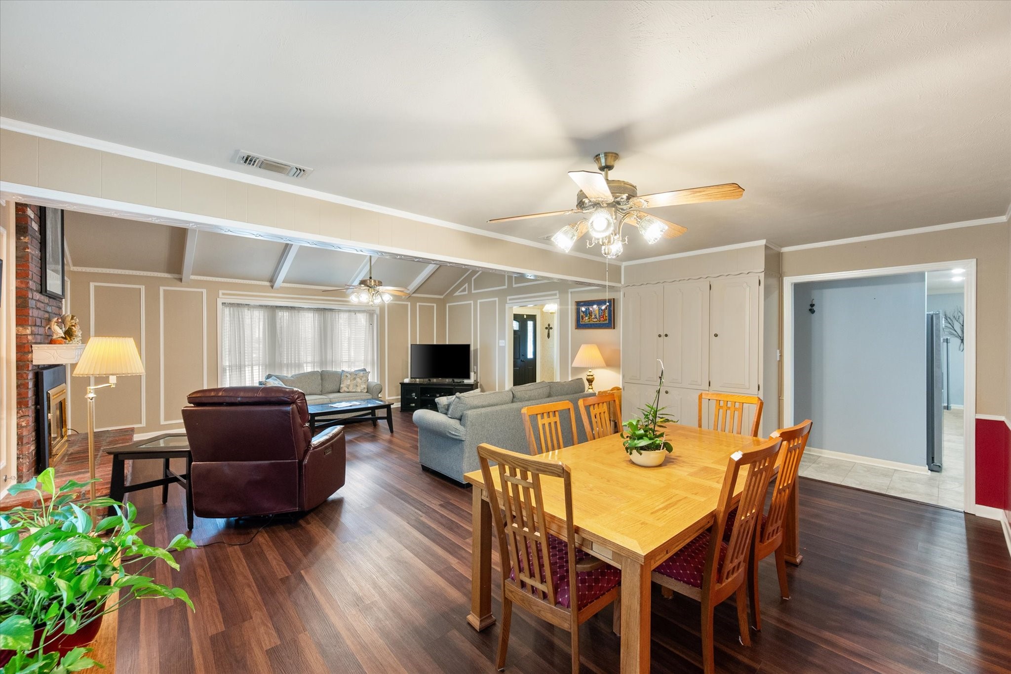 1001 Whispering Oak Court
