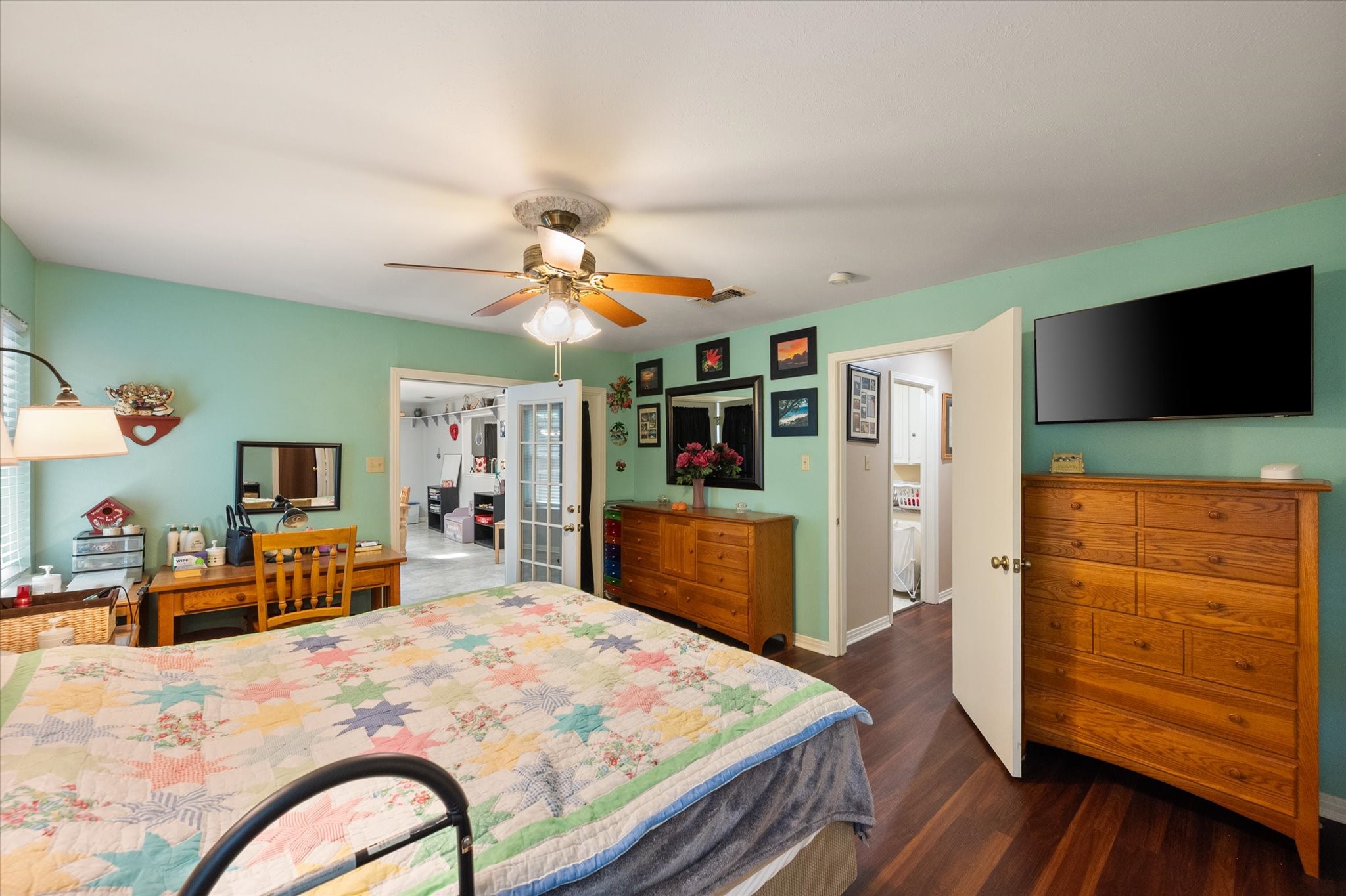 1001 Whispering Oak Court