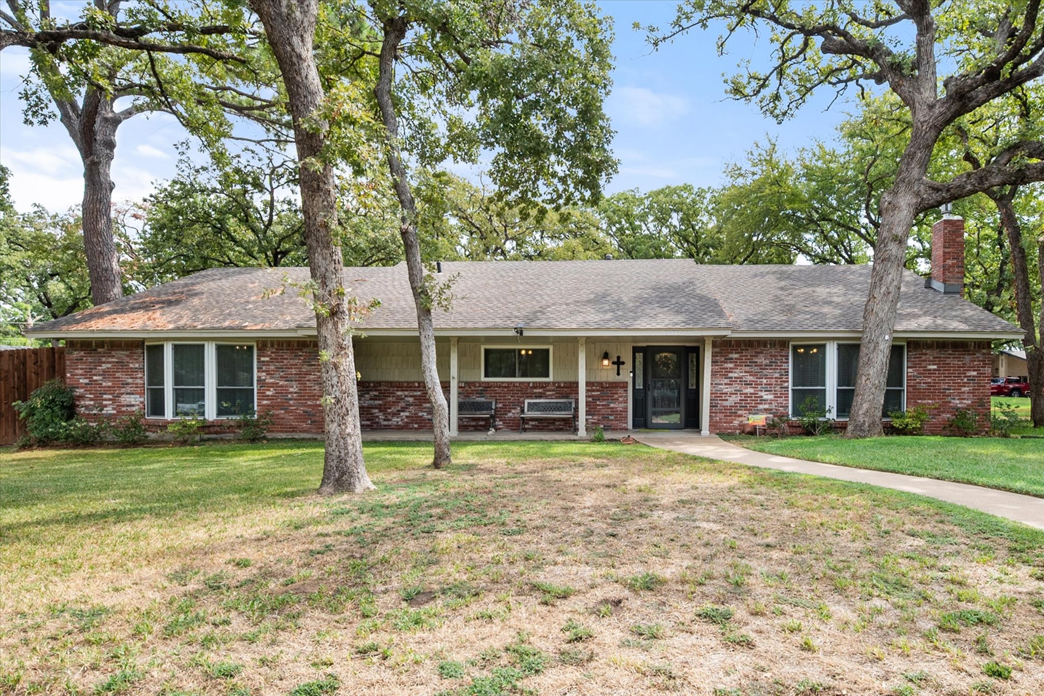 1001 Whispering Oak Court