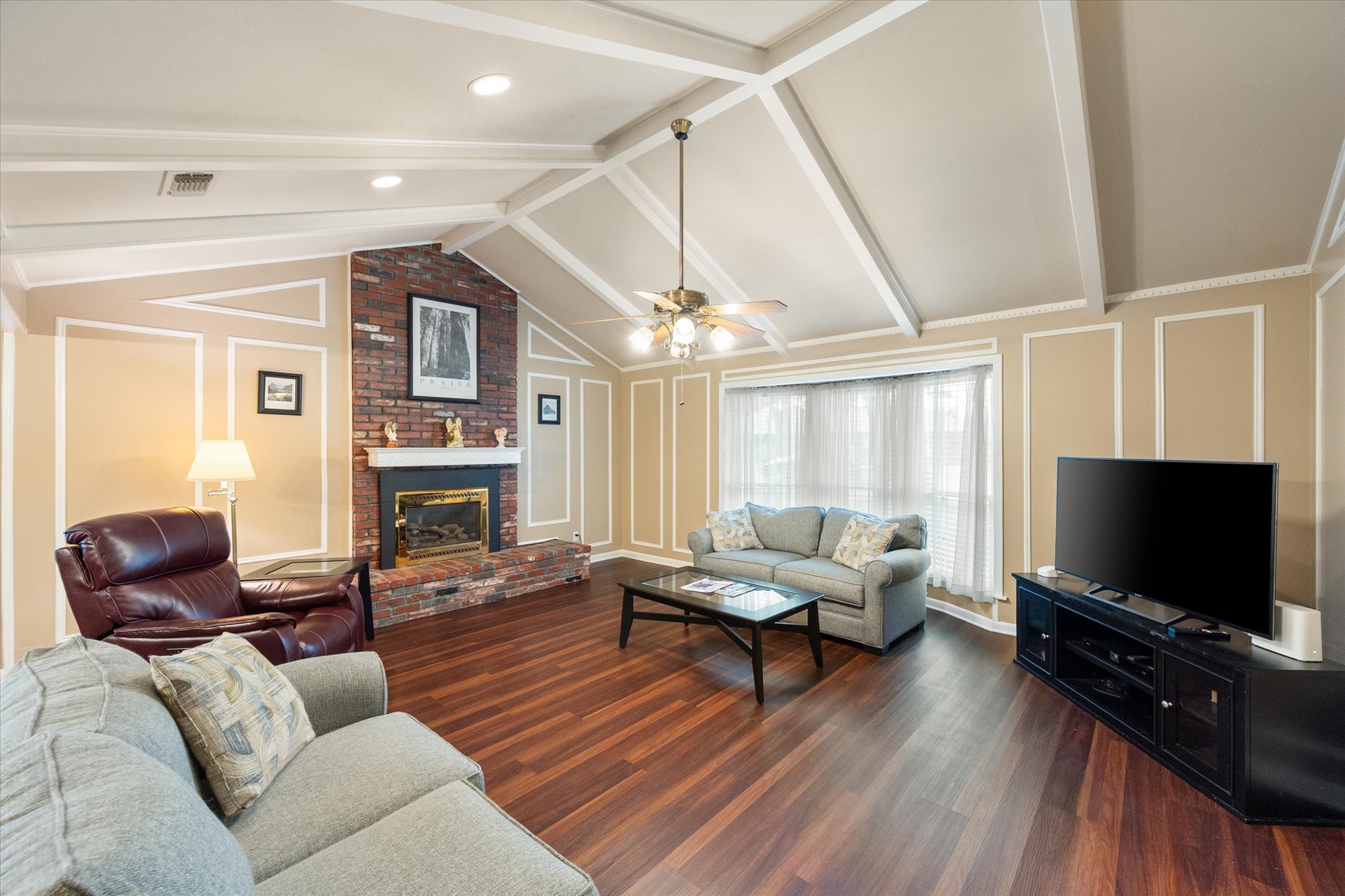 1001 Whispering Oak Court