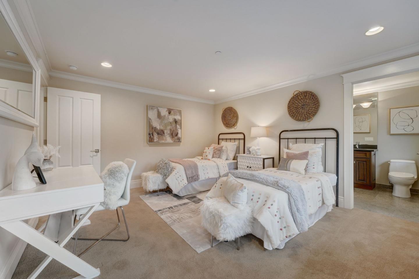 140 Emerald Estates Court