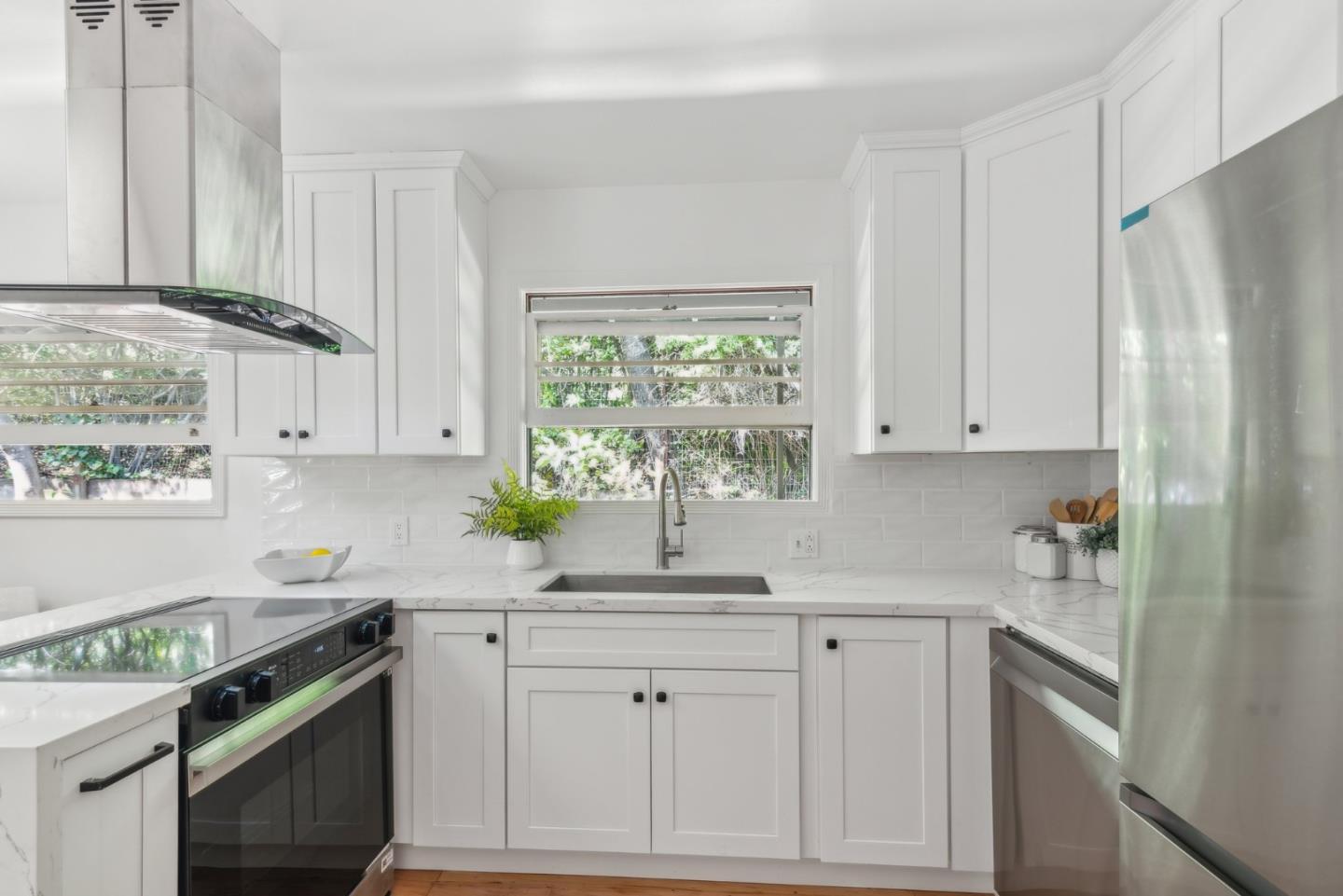 3803 Hamilton WAY