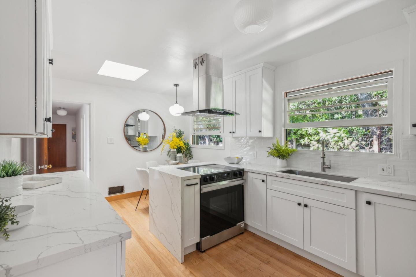 3803 Hamilton WAY