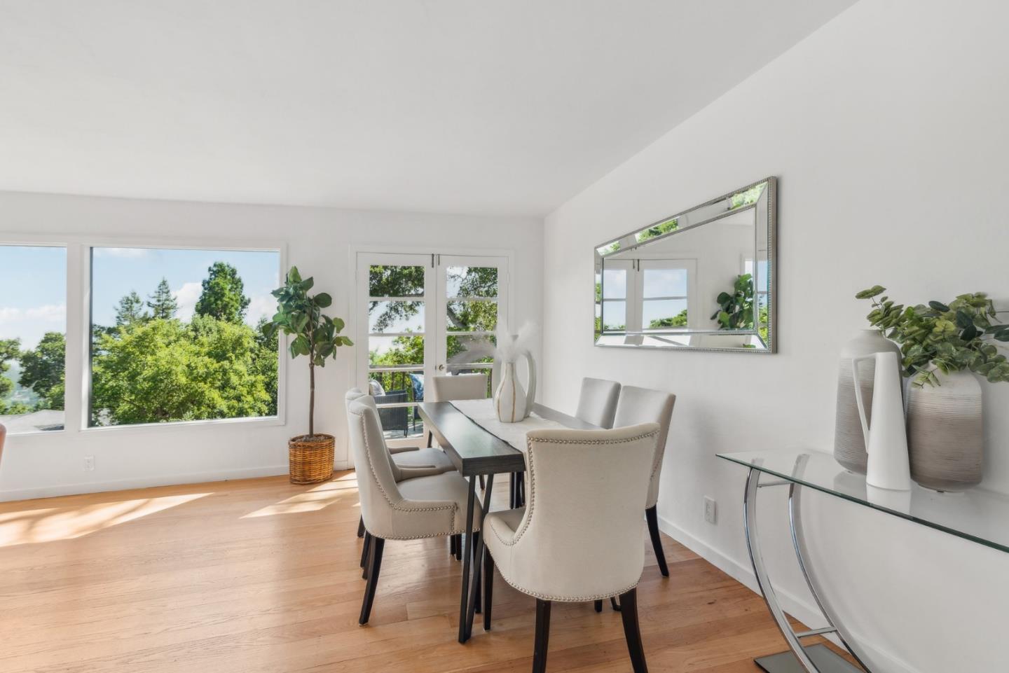 3803 Hamilton WAY