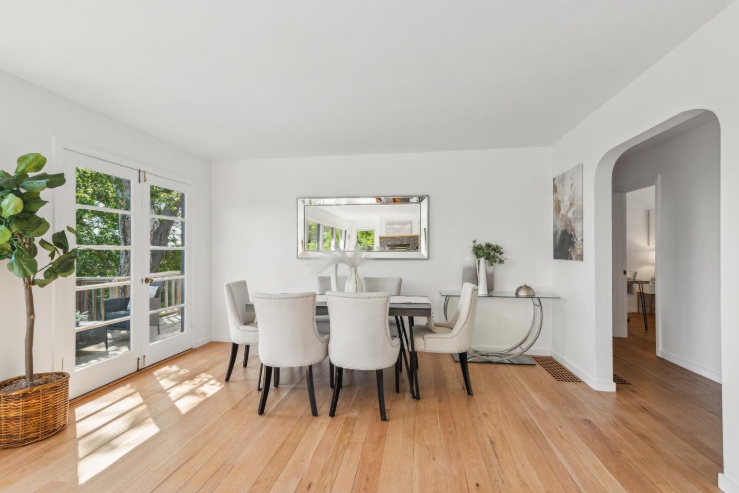 3803 Hamilton WAY