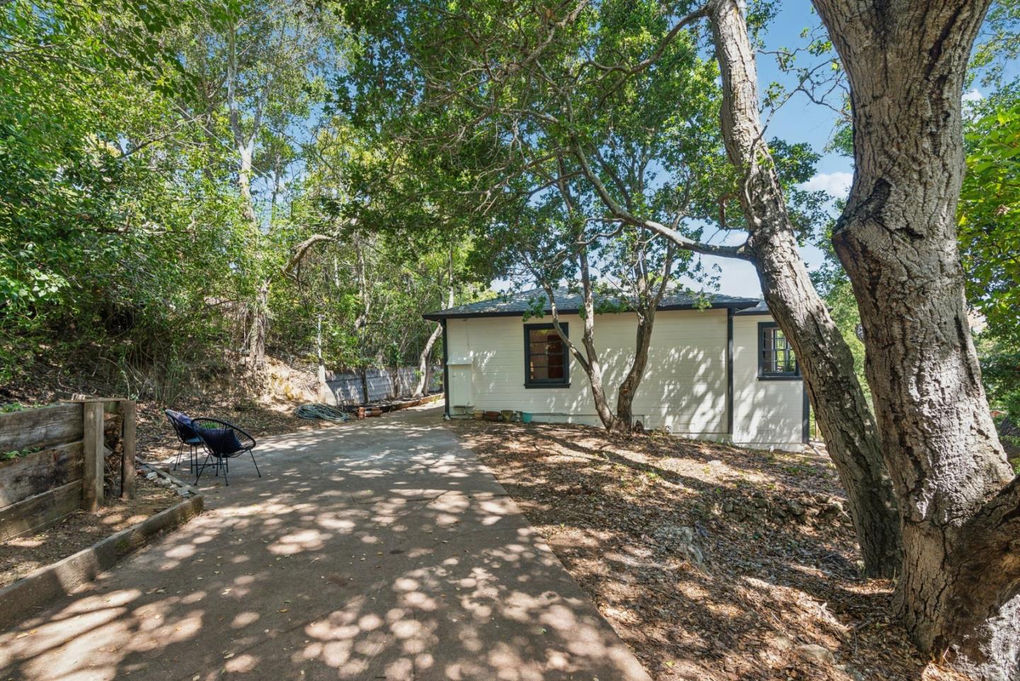 3803 Hamilton WAY