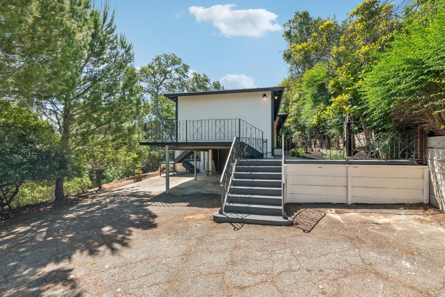 3803 Hamilton WAY