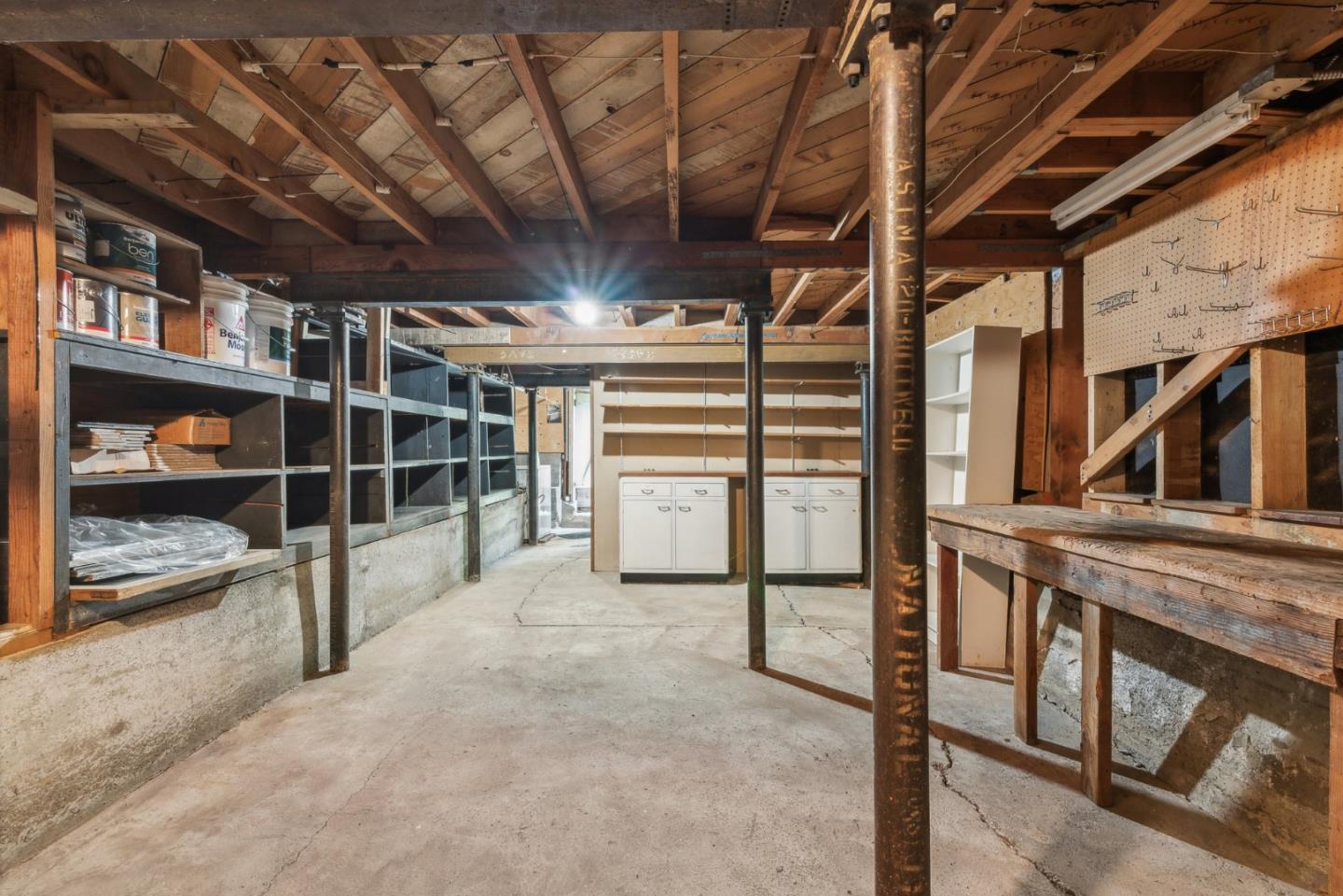 3803 Hamilton WAY