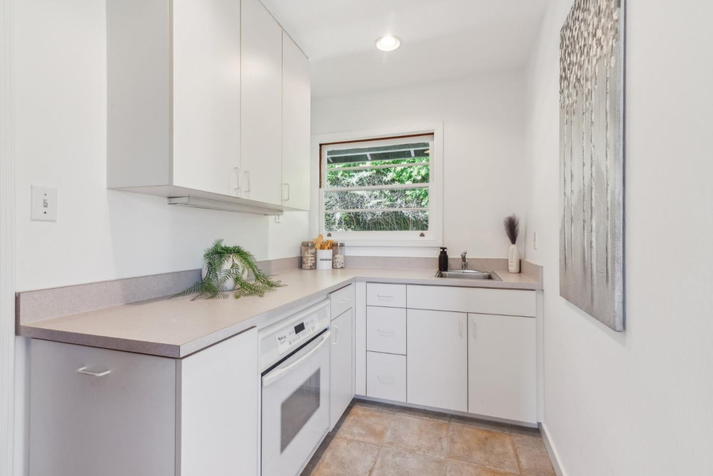 3803 Hamilton WAY